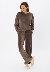 Volcano - Szerokie, welurowe spodnie dresowe N-CASE. Materiał: welur, dresówka #1