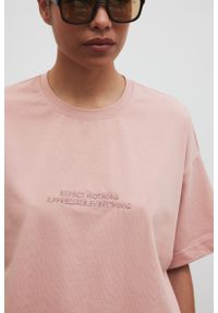 Marsala - T-shirt typu oversize z HAFTEM w kolorze COTTONE ROSE - RUST-M/L. Materiał: bawełna, dzianina, elastan. Wzór: haft. Styl: klasyczny, elegancki