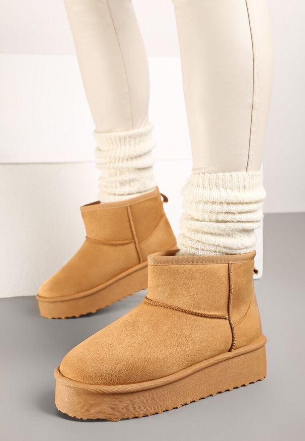Born2be - Brązowe Śniegowce na Grubej Podeszwie Ozdobione Przeszyciami Vertilia. Okazja: na co dzień. Kolor: brązowy. Materiał: wełna, puch, jeans. Wzór: aplikacja. Sezon: zima. Styl: elegancki, casual