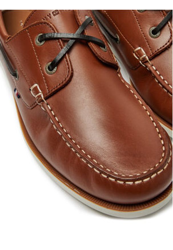 TOMMY HILFIGER - Tommy Hilfiger Półbuty Th Boat Shoe Core Lth FM0FM05569 Brązowy. Kolor: brązowy. Materiał: skóra