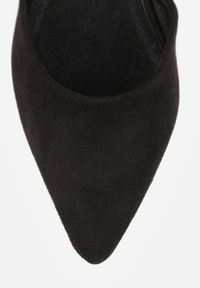 Born2be - Czarne Czółenka Vices na Obcasie z Wkładką ze Skóry Naturalnej z Geometrycznym Wzorem Arori. Zapięcie: sprzączka. Kolor: czarny. Materiał: skóra. Wzór: geometria. Obcas: na obcasie. Styl: elegancki, wizytowy. Wysokość obcasa: średni #8