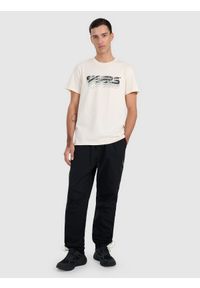 4f - 4F T-shirt regular z nadrukiem męski - biały S. Kolor: biały. Materiał: skóra, materiał. Wzór: nadruk