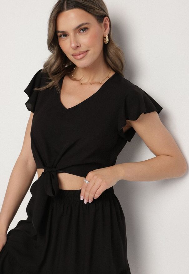 Born2be - Czarny Komplet z Wiskozy Spódnica z Falbanką i Bluzka z Wiązaniem Redeave. Kolor: czarny. Materiał: wiskoza