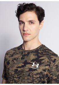 Koszulka męska Under Armour Ua Abc Camo SS Zielony. Kolor: zielony. Materiał: materiał #3