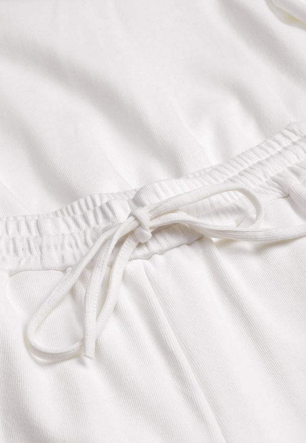 Born2be - Biały Komplet Bawełniany Spodnie Szerokie ze Sznurkiem w Pasie i Bluza ze Ściągaczami Urionne. Kolor: biały. Materiał: bawełna