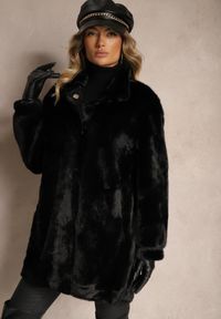 Renee - Czarny Płaszcz z Futerka o Prostym Kroju ze Stójką i Kieszeniami Saliratia. Okazja: do pracy, na co dzień. Typ kołnierza: kołnierzyk stójkowy. Kolor: czarny. Materiał: futro. Długość rękawa: długi rękaw. Długość: długie. Styl: elegancki, casual #5