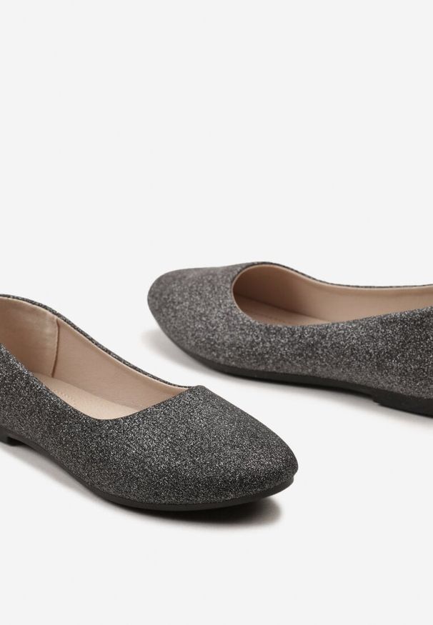 Born2be - Czarne Płaskie Balerinki Pokryte Brokatowym Zdobieniem Qarneli. Okazja: na co dzień. Kolor: czarny. Materiał: jeans. Wzór: aplikacja. Styl: elegancki, casual