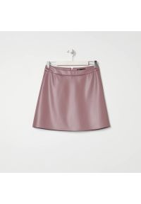 Sinsay - Spódnica mini z imitacji skóry - Fioletowy. Kolor: fioletowy. Materiał: skóra #1
