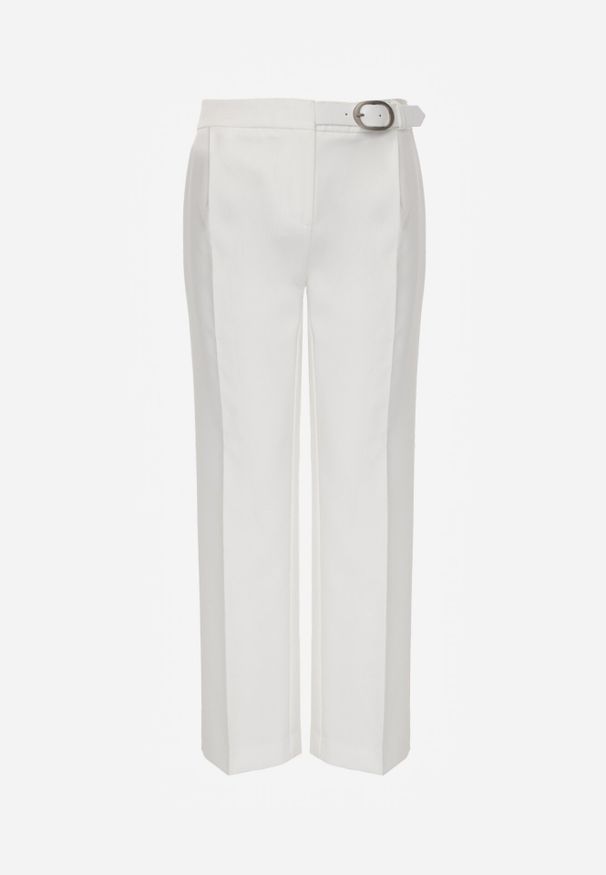 Born2be - Białe Garniturowe Spodnie VICES na Kant z Wszytym Paskiem z Klamrą Azivore. Okazja: na co dzień, na spotkanie biznesowe. Kolor: biały. Styl: casual, biznesowy, elegancki