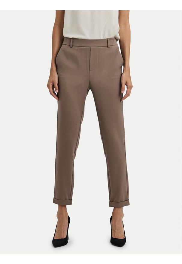 Vero Moda Chinosy Maya 10225280 Brązowy Regular Fit. Kolor: brązowy. Materiał: syntetyk