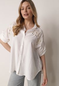 Born2be - Biała Nietoperzowa Koszula z Wiskozy z Haftem i Podpinanymi Rękawami Jilyla. Okazja: do pracy, na co dzień. Kolor: biały. Materiał: wiskoza. Długość: długie. Wzór: haft. Styl: elegancki, casual #2