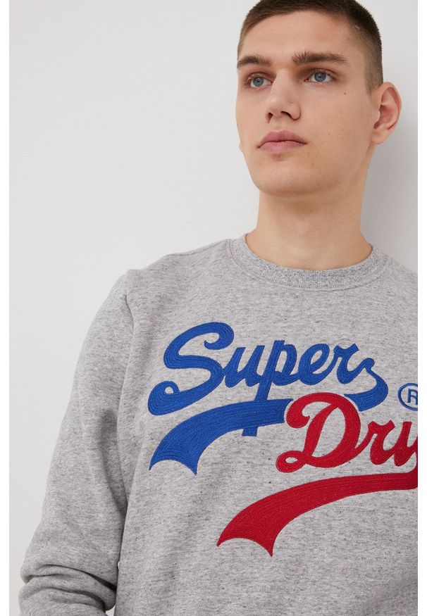 Superdry bluza męska kolor szary z aplikacją. Kolor: szary. Materiał: dzianina. Wzór: aplikacja