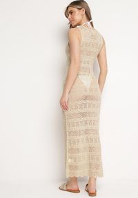 Born2be - Beżowa Dopasowana Sukienka z Ażurowego Materiału Wykończona Metaliczną Nitką Trinesa. Okazja: na wesele, na co dzień, na ślub cywilny, na imprezę. Kolor: beżowy. Materiał: materiał. Wzór: ażurowy. Typ sukienki: proste. Styl: casual, elegancki #3
