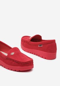 Born2be - Czerwone Mokasyny na Delikatnej Platformie ze Skórzaną Wkładką Xanulla. Nosek buta: okrągły. Kolor: czerwony. Materiał: skóra. Obcas: na platformie. Styl: klasyczny. Wysokość obcasa: niski #6