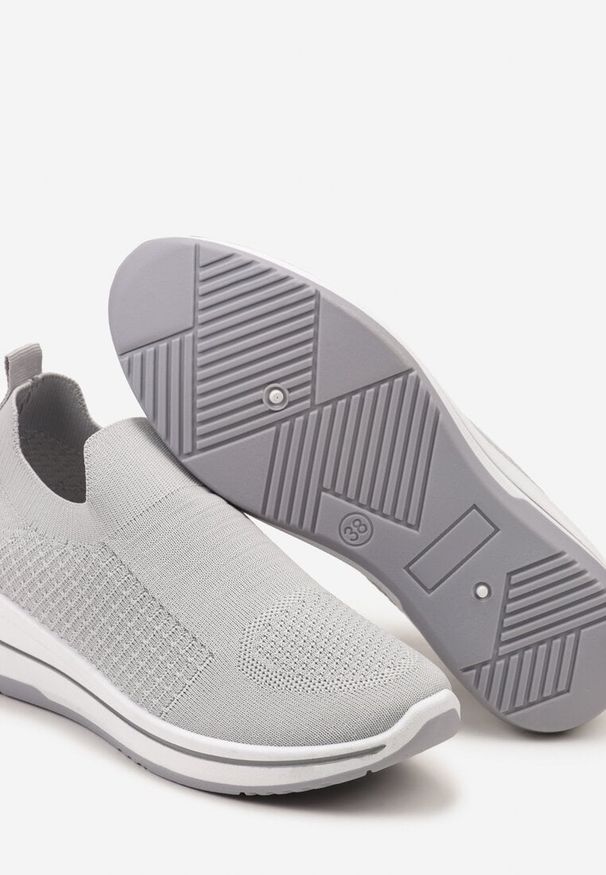 Born2be - Szare Wsuwane Płaskie Buty Sportowe z Siateczkowego Materiału Alatarna. Okazja: na spacer, na spotkanie biznesowe, do pracy. Zapięcie: bez zapięcia. Kolor: szary. Materiał: materiał. Sport: turystyka piesza