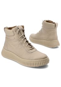 Beżowe Trzewiki Wasak Ocieplane Obuwie Damskie. Okazja: na co dzień. Zapięcie: sznurówki. Kolor: beżowy. Materiał: skóra. Wzór: grochy. Styl: casual, klasyczny #7
