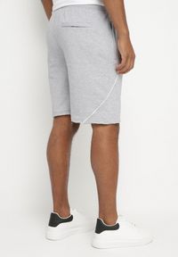 Born2be - Szare Dresowe Szorty Bermudy z Ozdobnymi Przeszyciami Nitarria. Okazja: na co dzień. Kolor: szary. Materiał: dresówka. Styl: sportowy, klasyczny, elegancki, casual #4