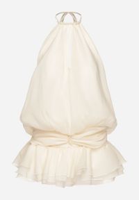 Born2be - Beżowa Sukienka z Bawełną Falbanką i Odkrytymi Plecami Firavette. Kolor: beżowy. Materiał: bawełna. Sezon: lato. Styl: elegancki