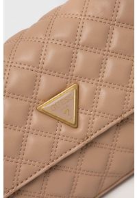 Guess torebka kolor beżowy. Kolor: beżowy. Materiał: pikowane. Rodzaj torebki: na ramię #5