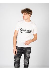 John Richmond T-Shirt | RMA22091TS | Mężczyzna | Biały. Okazja: na co dzień. Kolor: biały. Materiał: bawełna. Długość rękawa: krótki rękaw. Długość: krótkie. Wzór: nadruk. Styl: casual #8