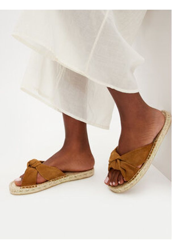 Pepe Jeans Espadryle Siva Knot PLS90664 Brązowy. Kolor: brązowy. Materiał: zamsz, skóra