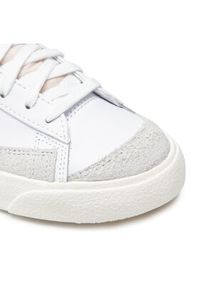 Nike Sneakersy W Blazer '77 CZ1055 101 Biały. Kolor: biały. Materiał: skóra