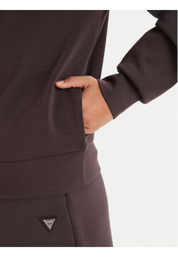 Guess Bluza V4YQ06 KCAY2 Brązowy Regular Fit. Kolor: brązowy. Materiał: syntetyk