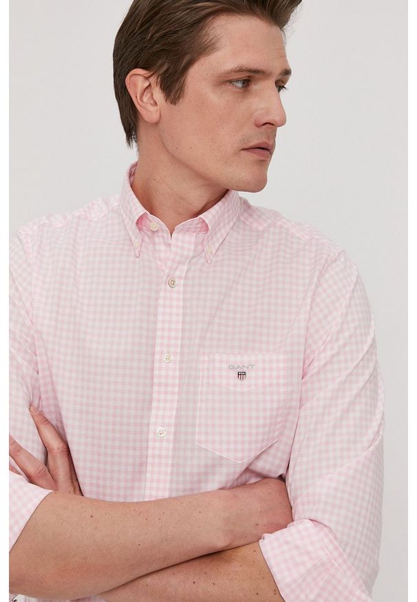 GANT - Gant koszula bawełniana 3046700 męska kolor różowy regular z kołnierzykiem button-down. Okazja: na co dzień. Typ kołnierza: button down. Kolor: różowy. Materiał: tkanina, bawełna. Długość rękawa: długi rękaw. Długość: długie. Styl: casual