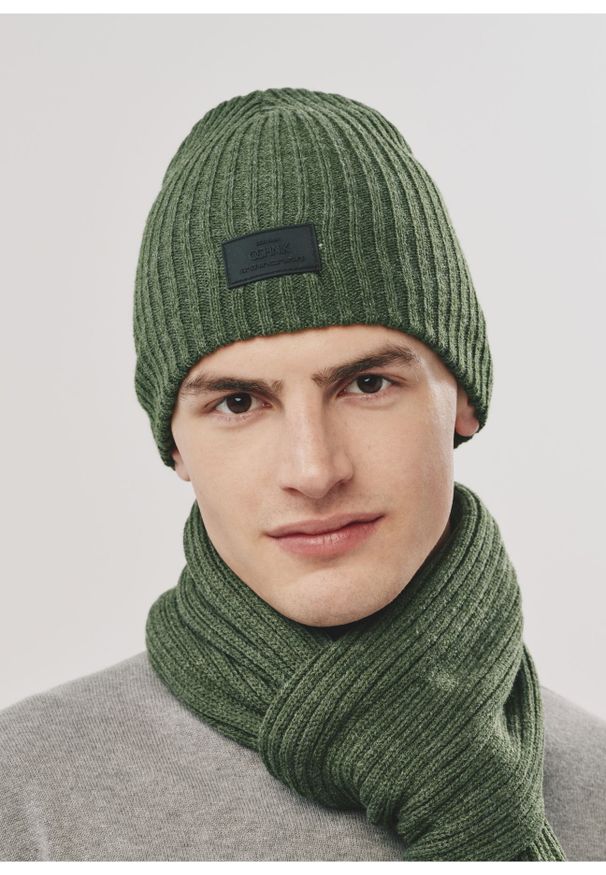 Ochnik - Zielona czapka zimowa męska. Kolor: zielony. Materiał: akryl. Wzór: ze splotem. Sezon: zima