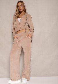 Renee - Ciemnobeżowy Dresowy Komplet Welurowy Bluza i Spodnie z Panterkowymi Wstawkami Elazoria. Kolor: beżowy. Materiał: welur, dresówka