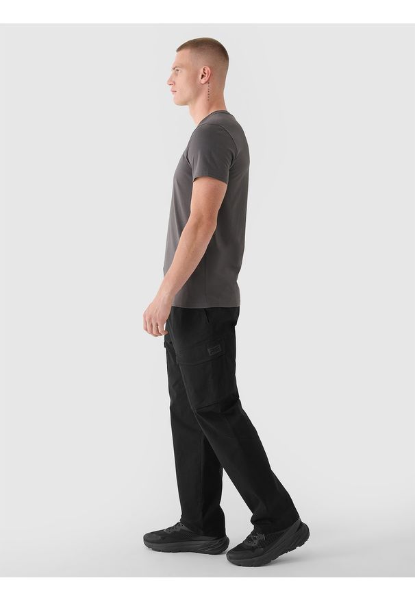 4f - 4F Spodnie casual cargo męskie 4F x Robert Lewandowski - czarne M. Okazja: na co dzień. Kolor: czarny. Materiał: bawełna, materiał, tkanina. Styl: casual