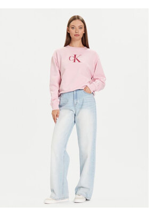 Calvin Klein Jeans Bluza Monologo LV047B234G Różowy Relaxed Fit. Kolor: różowy. Materiał: bawełna