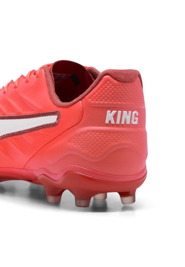 Puma - Buty piłkarskie KING Pro FG/AG PUMA Glowing Red White Fire. Kolor: czerwony, biały, wielokolorowy. Szerokość cholewki: normalna. Sport: piłka nożna
