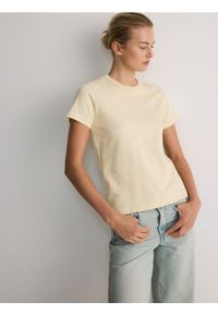 Reserved - T-shirt HEAVY COTTON - jasnożółty. Kolor: żółty. Materiał: bawełna, dzianina. Wzór: ze splotem