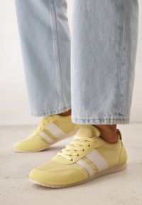 Born2be - Żółte Sneakersy Kultowe Tenisówki z Marszczeniem przy Pięcie Rhodophine. Okazja: na co dzień. Kolor: żółty. Materiał: jeans. Szerokość cholewki: normalna. Wzór: gładki #2