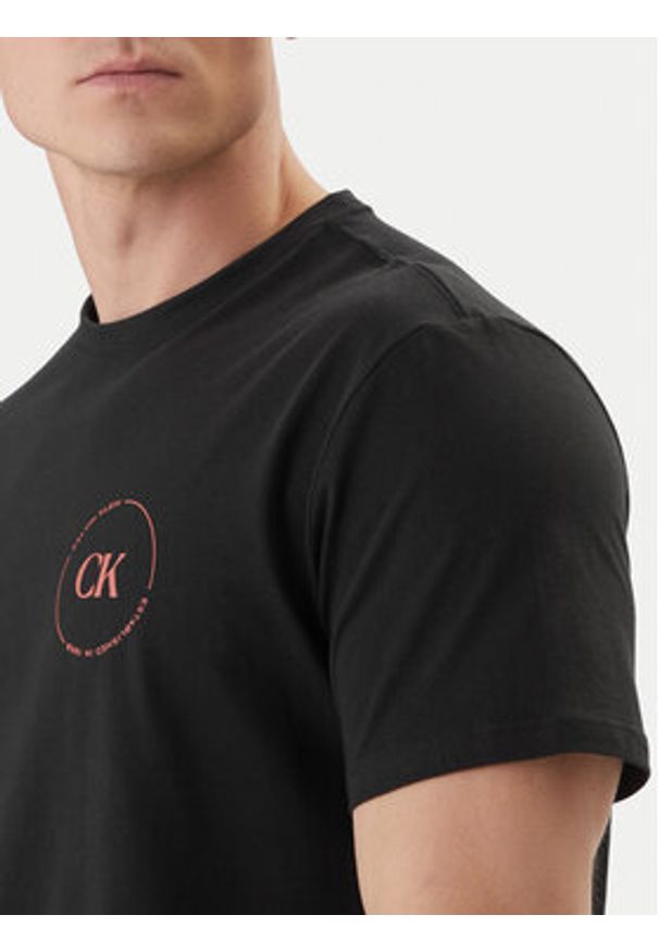 Calvin Klein Jeans T-Shirt LV04RF801G Czarny Regular Fit. Kolor: czarny. Materiał: bawełna