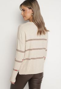 Born2be - Beżowy Sweter w Paski z Wyhaftowanymi Serduszkami Nerisea. Kolor: beżowy. Wzór: paski. Styl: elegancki #6