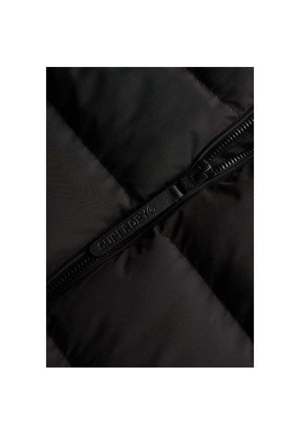 Sweter damski Superdry Sports. Typ kołnierza: kaptur. Kolor: czarny. Materiał: puch