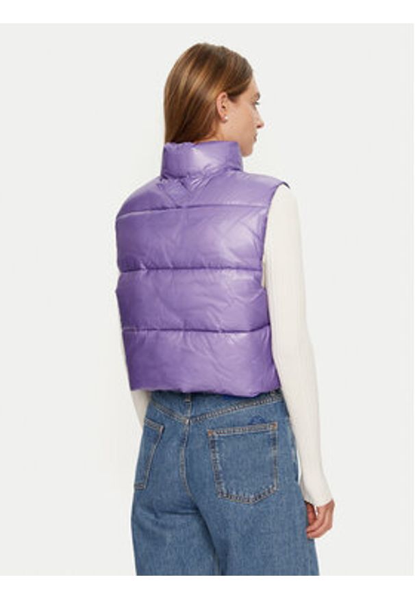 Replay - REPLAY Bezrękawnik W7856 .000.84988 Fioletowy Regular Fit. Kolor: fioletowy. Materiał: syntetyk. Długość rękawa: bez rękawów