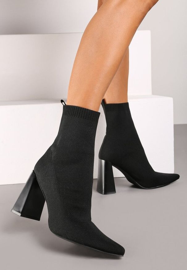 Born2be - Czarne Botki Wsuwane na Stożkowym Obcasie ze Skarpetową Cholewką Lerelda. Okazja: na spotkanie biznesowe. Zapięcie: bez zapięcia. Kolor: czarny. Materiał: dzianina. Szerokość cholewki: normalna. Obcas: na obcasie. Styl: biznesowy, elegancki. Wysokość obcasa: średni