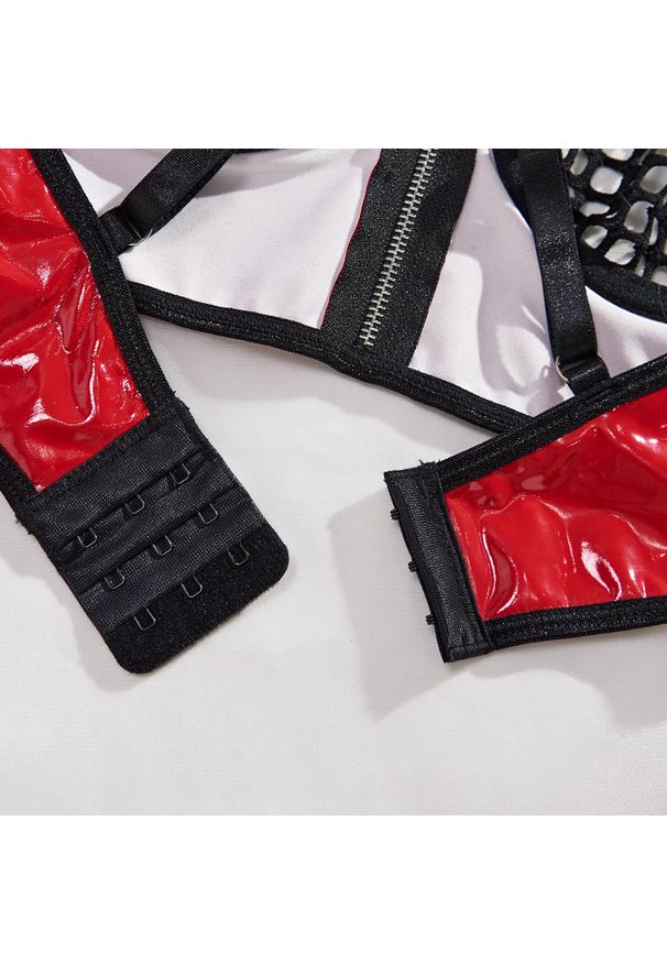 Intica - Komplet bielizny z ażurowym topem i siateczkowymi detalami na romantyczne wieczory Mikaela. Kolor: wielokolorowy. Materiał: skóra, materiał. Wzór: ażurowy