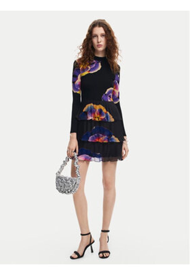 Desigual Sukienka codzienna Pansee Lacroix 24WWVK34 Czarny Regular Fit. Okazja: na co dzień. Kolor: czarny. Materiał: wiskoza, syntetyk. Typ sukienki: proste. Styl: casual