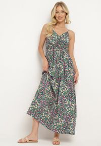 Born2be - Zielona Wiskozowa Sukienka na Regulowanych Ramiączkach z Gumkami na Plecach Zarlea. Okazja: na spacer. Typ kołnierza: dekolt w serek. Kolor: zielony. Materiał: wiskoza. Długość rękawa: na ramiączkach. Wzór: kwiaty #1