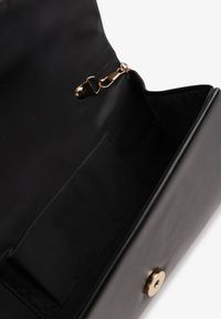 Renee - Czarna Elegancka Torebka Kopertówka z Dodatkowym Łańcuszkiem Istevia. Kolor: czarny. Styl: elegancki. Rodzaj torebki: na ramię