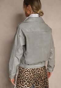 Renee - Szara Kurtka o Kroju Ramoneski z Paskiem z Klamrą Nalivra. Okazja: na co dzień. Kolor: szary. Materiał: jeans, poliester. Sezon: wiosna. Styl: klasyczny, elegancki, casual