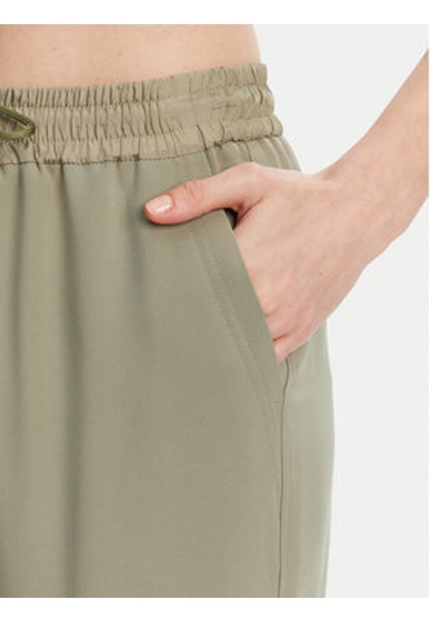 Marella Spodnie dresowe Abitata 2513131045 Zielony Regular Fit. Kolor: zielony. Materiał: syntetyk