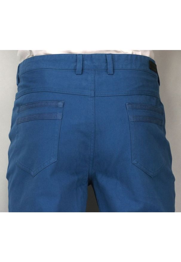 Ezreal - Casualowe Spodnie Męskie, Bawełniane, Chinos, Zwężane Nogawki - Niebieskie, Indygo. Okazja: na co dzień. Kolor: niebieski. Materiał: bawełna. Styl: casual