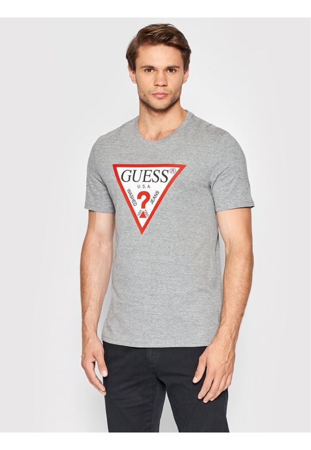 Guess T-Shirt M2YI71 I3Z11 Szary Slim Fit. Kolor: szary. Materiał: bawełna