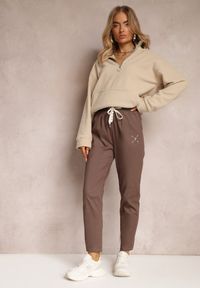 Renee - Brązowe Bawełniane Spodnie Dresowe Arnhilla. Kolor: brązowy. Materiał: bawełna, dresówka. Wzór: haft #3