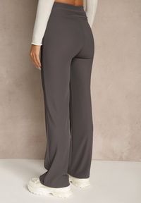 Renee - Ciemnoszare Prążkowane Spodnie High Waist z Szerokimi Nogawkami Resoda. Okazja: na co dzień. Stan: podwyższony. Kolor: szary. Materiał: prążkowany. Długość: krótkie. Styl: casual #5